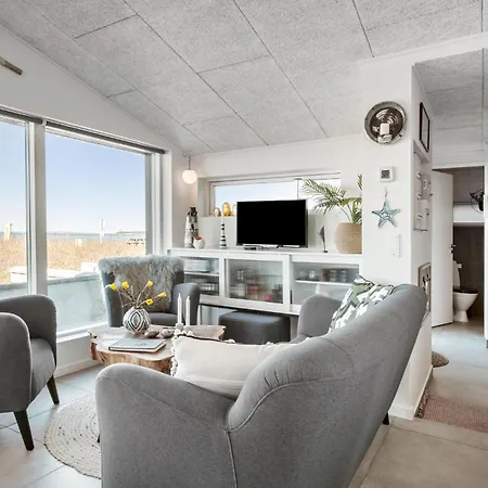Beautiful Home In Assens With Wifi