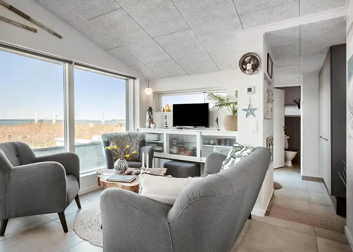2 Bedroom Lovely In