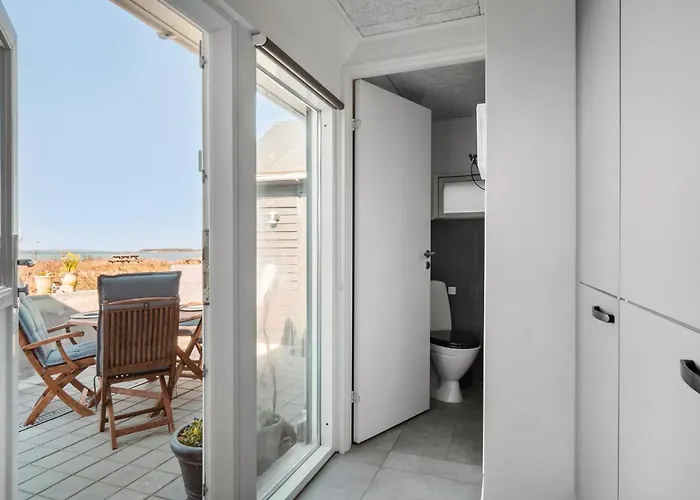 2 Bedroom Lovely In Hébergement de vacances *
